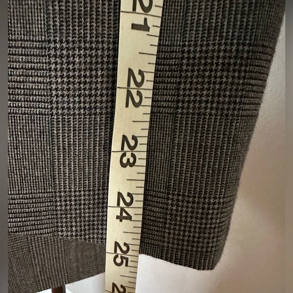 Gray Sport‎ Coat with Notch Lapel and Structured Shoulders